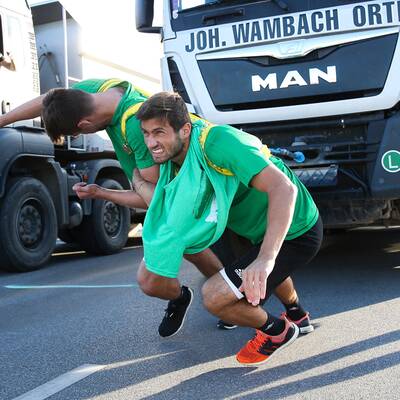 Rapid lässt die Muskeln spielen