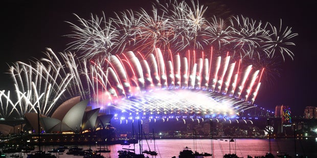 Sydney feiert Silvester mit Regenbogenfeuerwerk
