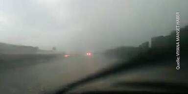 20180502_66_202790_Unwetter_Auto.jpg