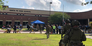 Schulmassaker: 10 Menschen erschossen