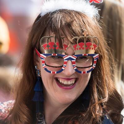 Meghan & Harry im Jaguar