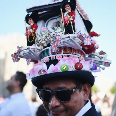 Meghan & Harry im Jaguar