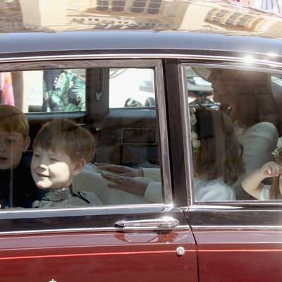 Meghan & Harry im Jaguar