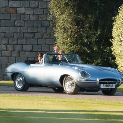 Meghan & Harry im Jaguar