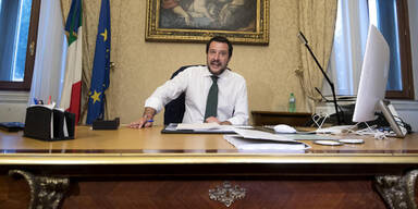 Italien will halbe Million Migranten abschieben