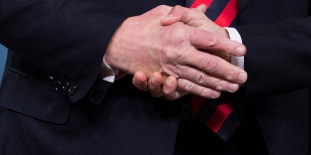 Handschlag Trump Macron