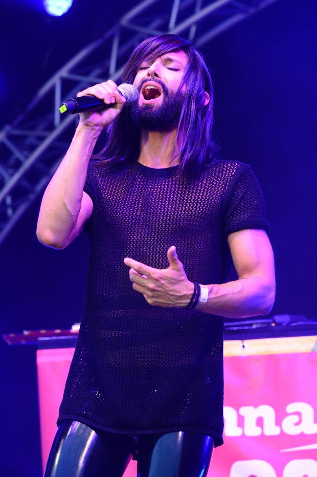200.000 feiern Regenbogenparade
