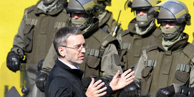 Asylrecht noch sch&auml;rfer: Bargeld-Abnahme & Haft