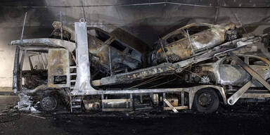 Lkw ger&auml;t in Brand - Gotthard-Tunnel gesperrt