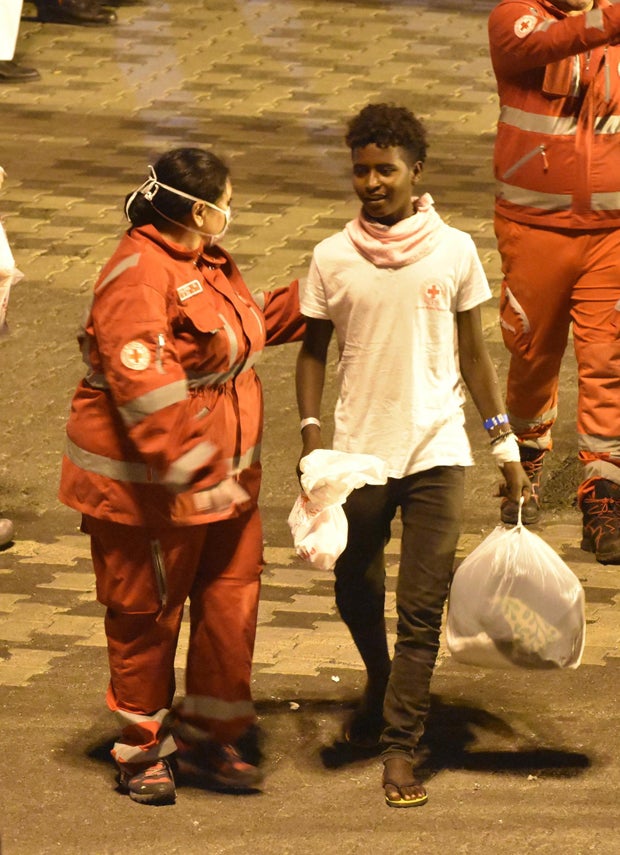 Nach Seuchen-Alarm: Flüchtlinge haben Schiff verlassen
