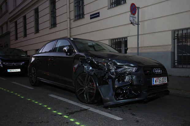 Schwerer Crash mitten in Wien legt Buslinie lahm