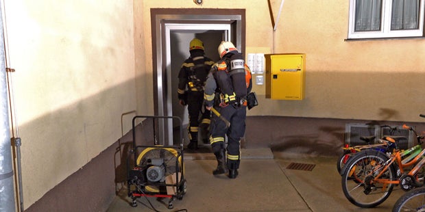 Stechender Geruch: 37 Personen aus Wohnhaus evakuiert