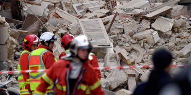 Zwei H&auml;user mitten in Marseille eingest&uuml;rzt