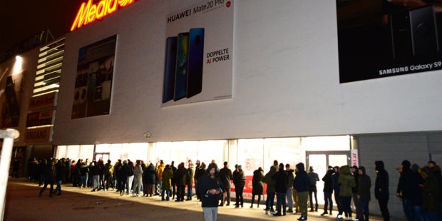 Super-Sale! Hier stürmen Tausende die Geschäfte