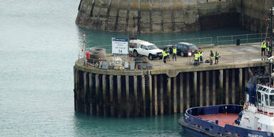 Immer mehr Bootsfl&uuml;chtlinge: Briten-Minister unterbricht Urlaub