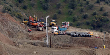 Julen-Retter sto&szlig;en auf 5 Meter Granit