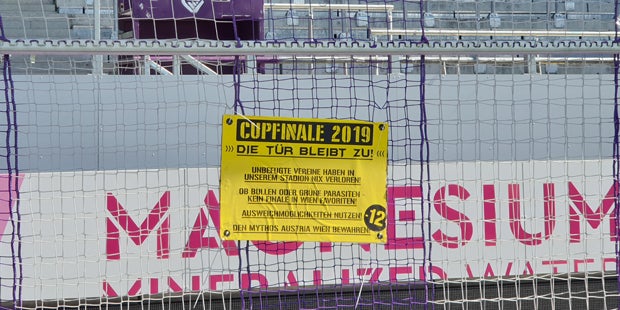 Austria Cup Tür zu