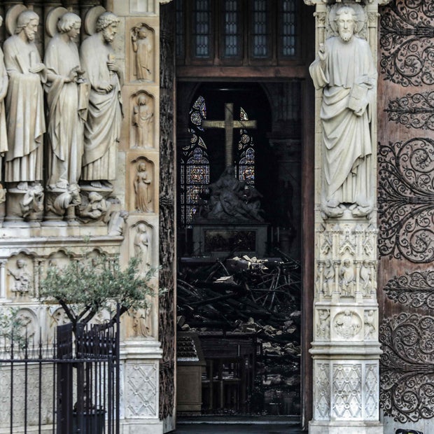 Notre Dame: Bilder von Innen zeigen Ausmaß der Zerstörung