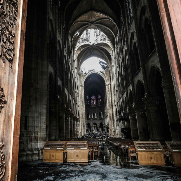 Notre Dame: Bilder von Innen zeigen Ausmaß der Zerstörung