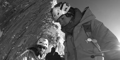 Star-Kletterer unter Eiswand begraben