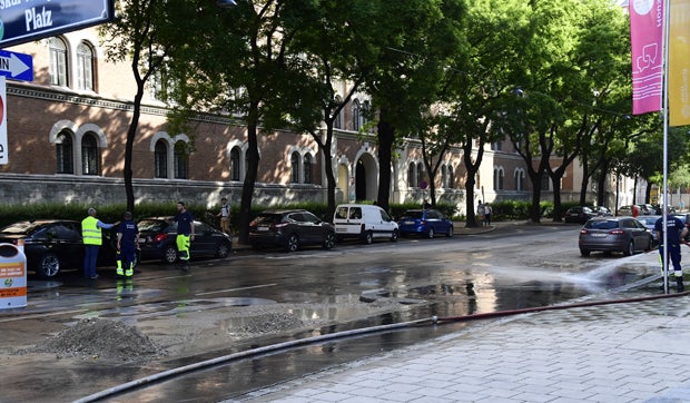 Wasserrohrbruch mitten in Wien: Verkehrs-Behinderungen
