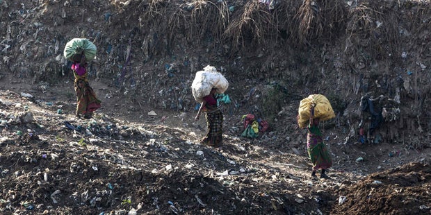 Berg von Ghazipur Mülldeponie Neu-Dehli