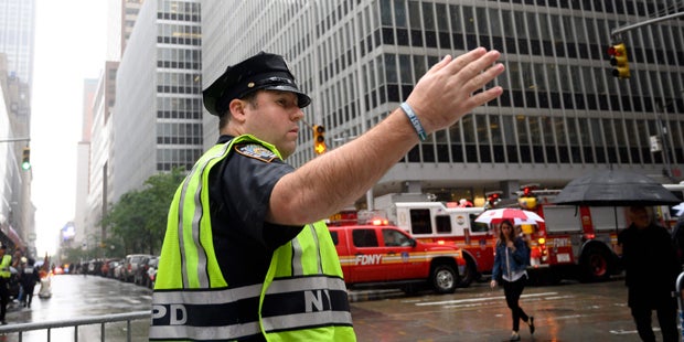 New York Helikopter stürtzt auf Gebäude