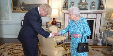 Boris Johnson Queen