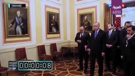 1:58 Minuten: Wie Erdogan vor Putins Tür warten muss