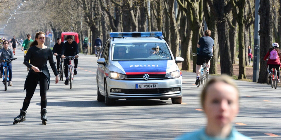 Leere Straßen, volle Parks: 