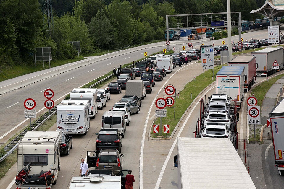 Staus und Unfälle auf Österreichs Straßen