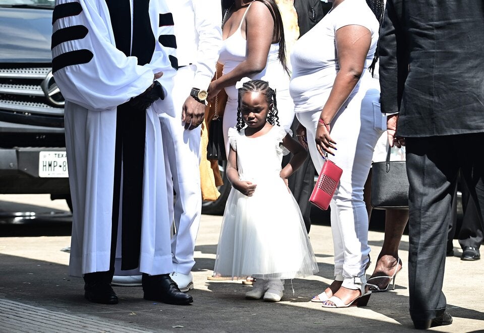 George Floyd: Trauergäste tragen 