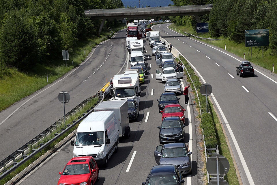 Staus und Unfälle auf Österreichs Straßen