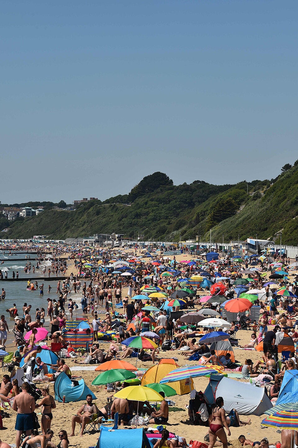 Corona-Wahnsinn an Englands Stränden