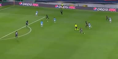 20200816_66_470958_y2matecom_-_Raheem_Sterling_misses_open_goal_vs_Lyon_jTlHzYCC1LQ_1080p.jpg