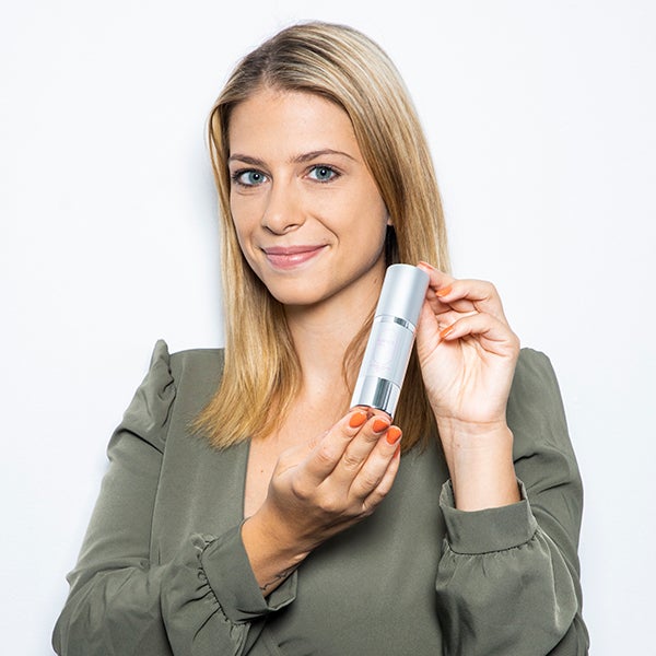 oe24-Moderatorinnen testen Cellstar