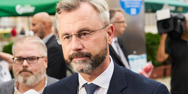 Norbert Hofer postet Video von sich vor dem Unfall