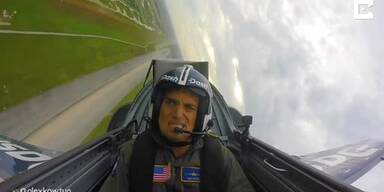 Pilot f&auml;llt in Ohnmacht aufgrund der hohen G-Kraft 