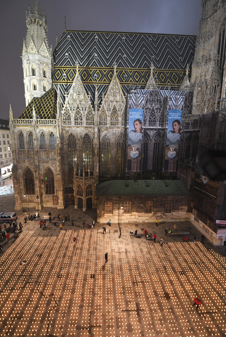 Mehr als 5.000 Kerzen im Gedenken für Corona-Tote