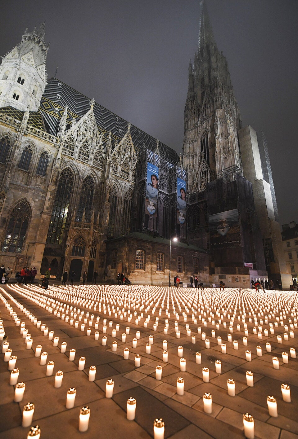 Mehr als 5.000 Kerzen im Gedenken für Corona-Tote