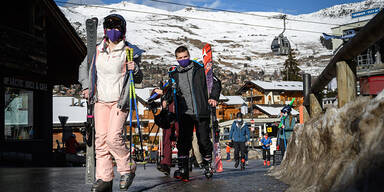 Hunderte Briten fliehen aus Schweizer Quarant&auml;ne