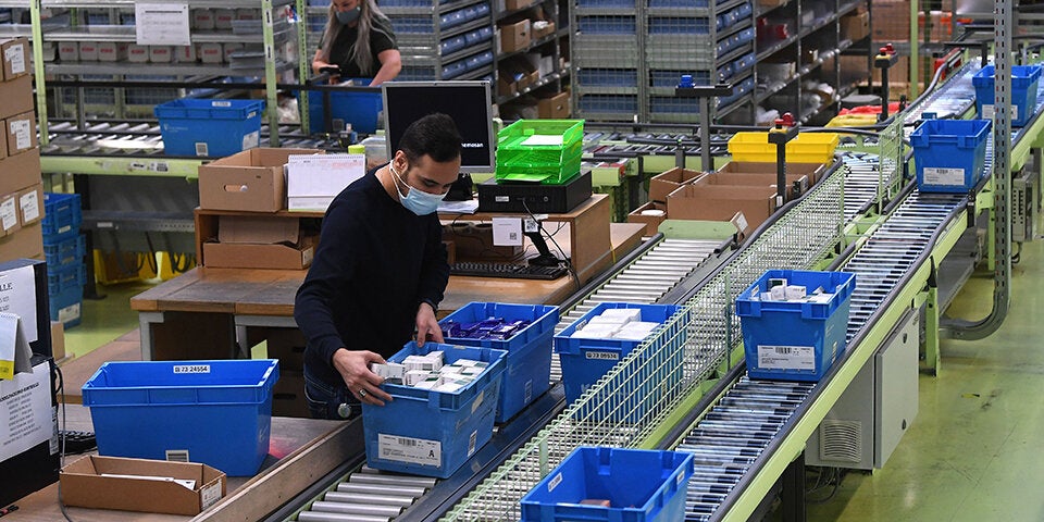 Erste Corona-Impfstoff-Lieferung ist in Österreich