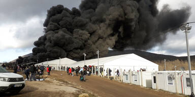 Fl&uuml;chtlinge: Politik blockiert Evakuierung von bosnischem Horror-Camp | Caritas & Co. schlagen Alarm
