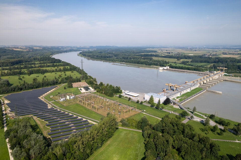 „Superservice“  im Donaukraftwerk