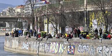 Wien Donaukanal Menschenmassen