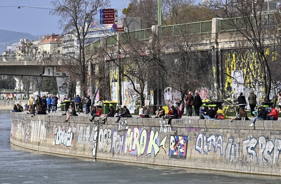 Wien Donaukanal Menschenmassen