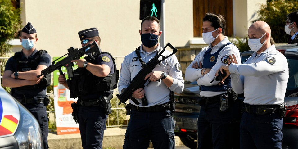 Mann ersticht Polizistin mit Messer: Terrorverdacht