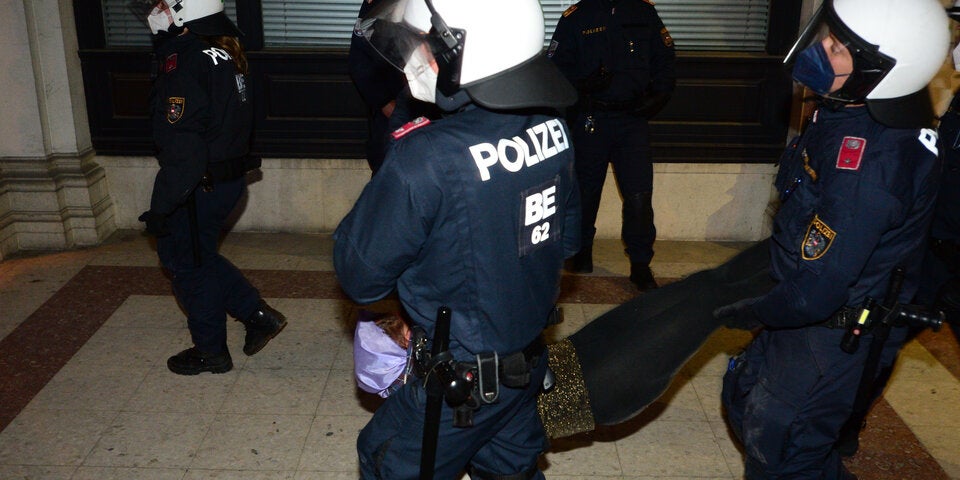 Polizei trug Besetzer aus dem Haus