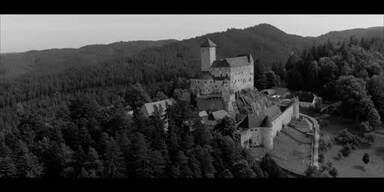 20210921_66_579825_Beatrice_Koermer_-__Im_Still_Here_Official_Musicvideo.jpg
