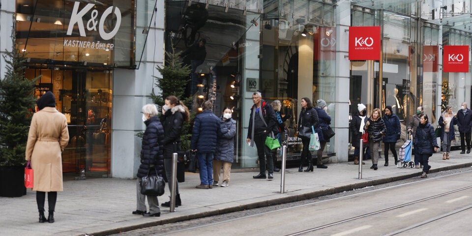 Wieder-Eröffnung: Ansturm auf Shops und Friseure